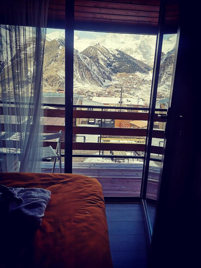 Wooden Hotel Kazbegi Eksteriør billede