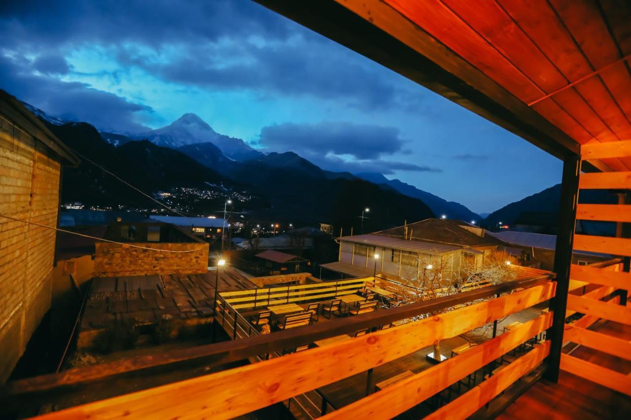 Wooden Hotel Kazbegi Eksteriør billede
