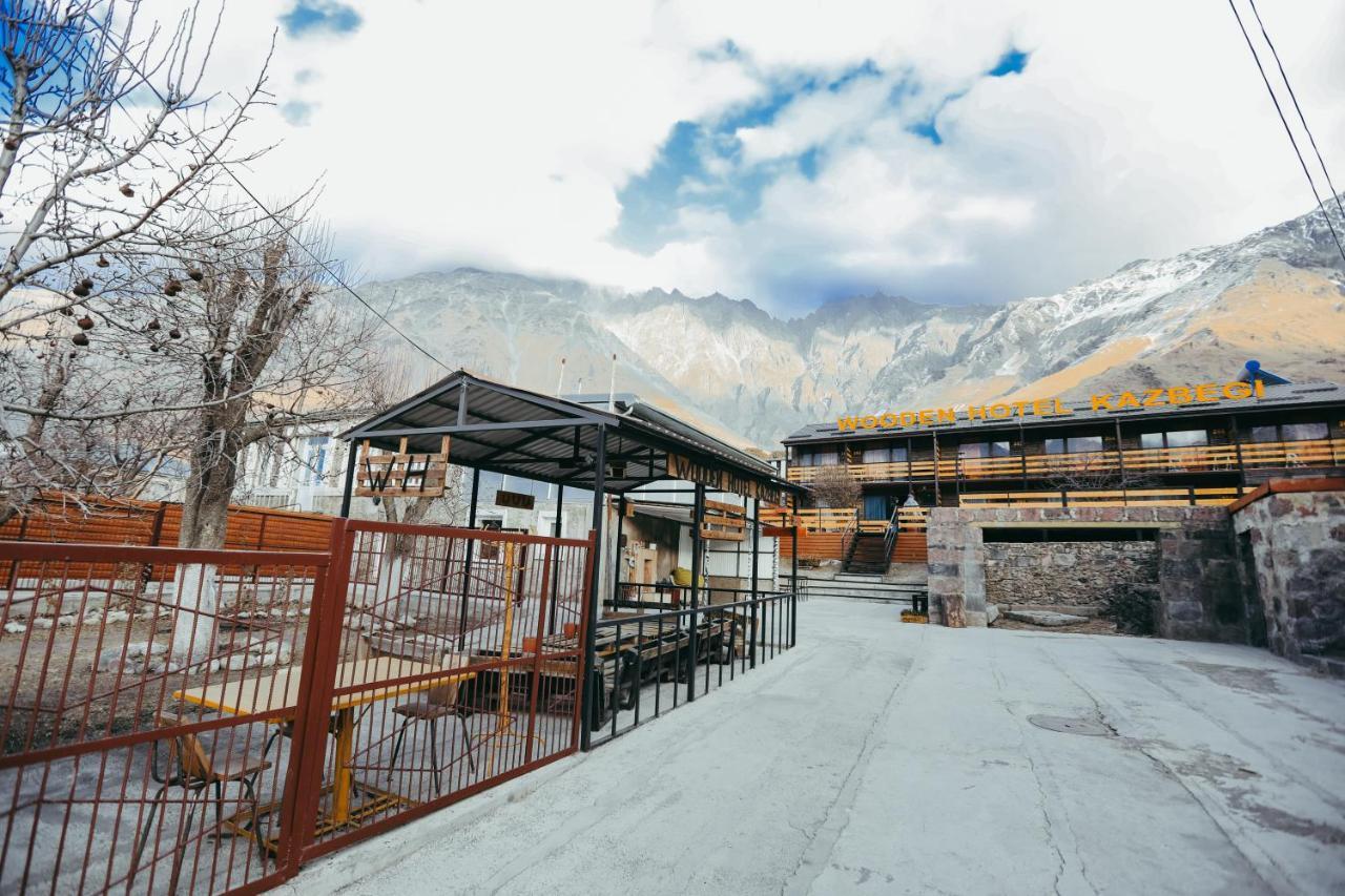 Wooden Hotel Kazbegi Eksteriør billede