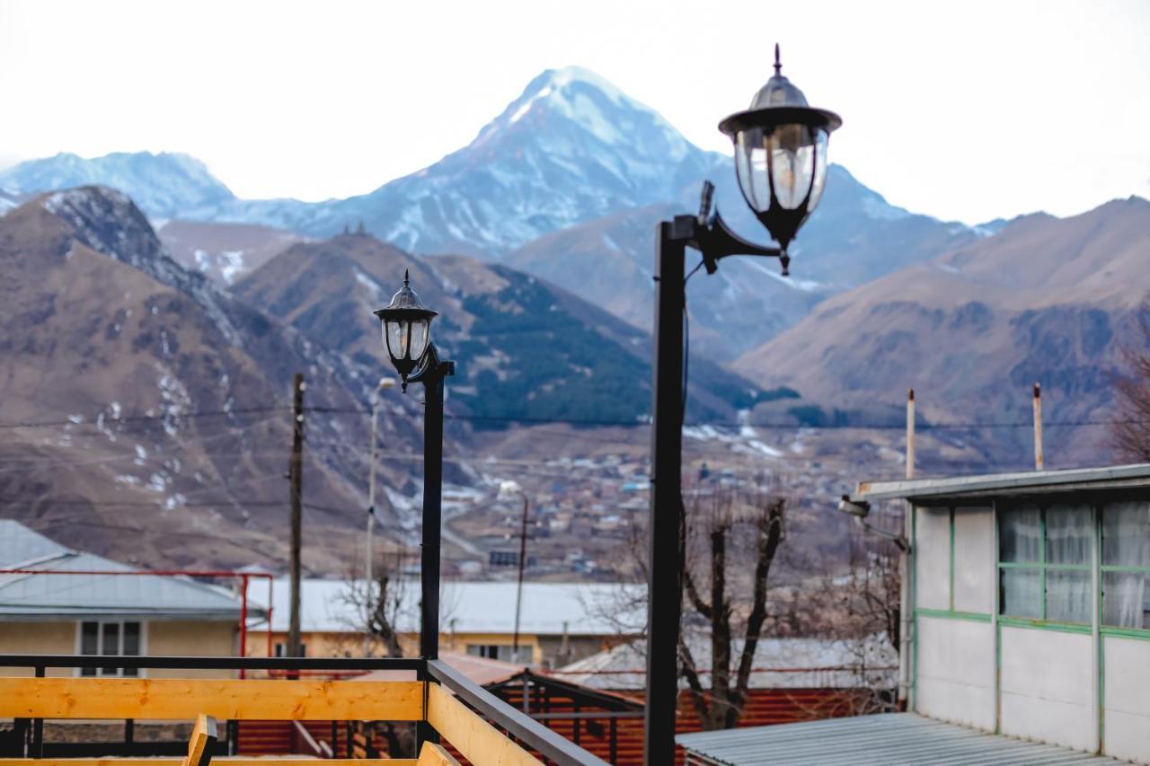 Wooden Hotel Kazbegi Eksteriør billede